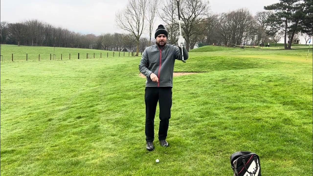 Chipping from an uphill lie! 😵‍💫⛳️ Short game tips! YouTube
