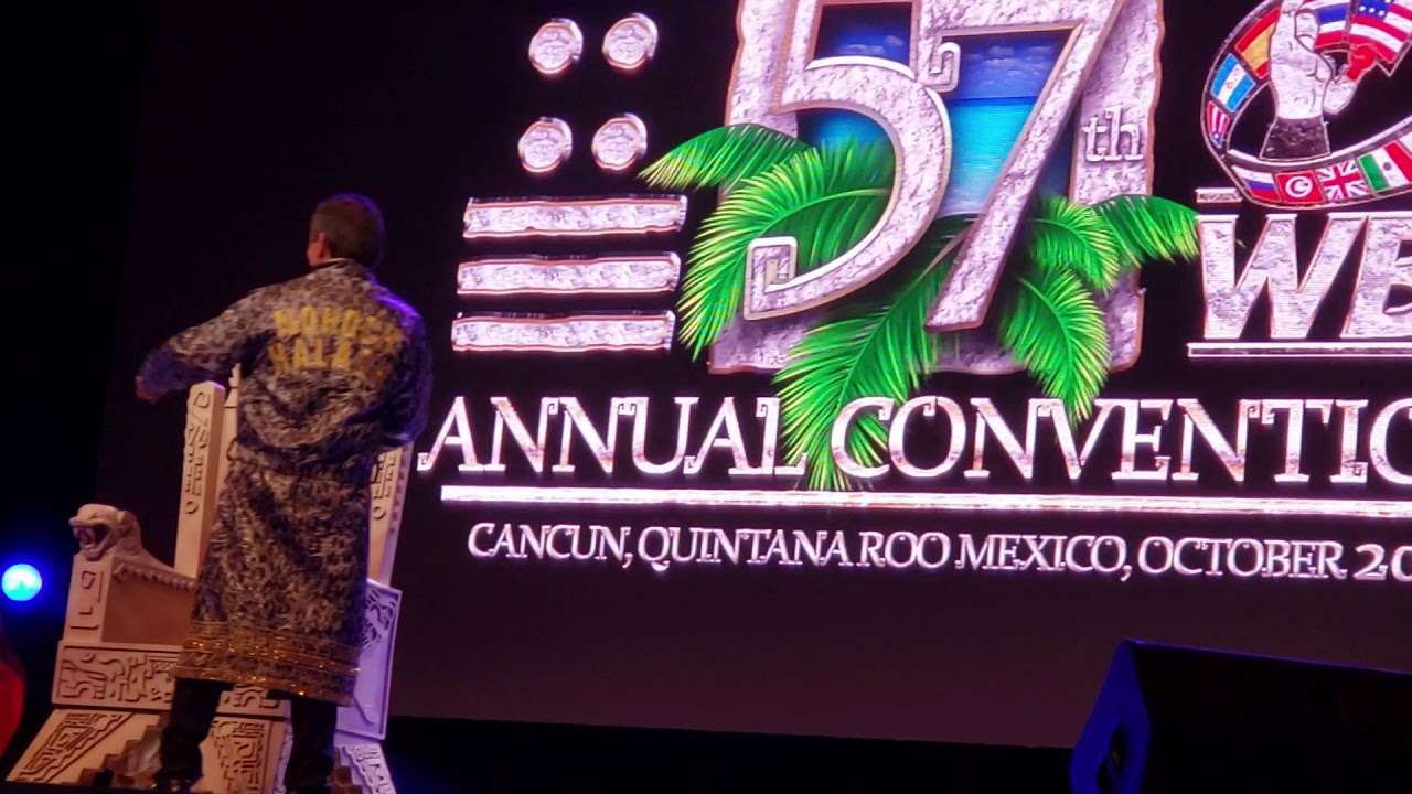 PAST RIVAL, JUAN LAPORTE SURPRISES JULIO CESAR CHAVEZ AT THE WBC CONVENTION!