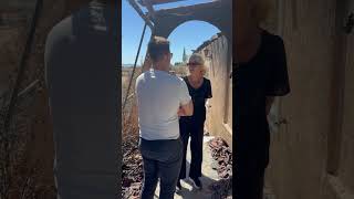 Στη Χίο. Στη Βολισσό. Εδώ όπου οι άνθρωποι έμειναν μόνοι να παλεύουν με τη φωτιά 