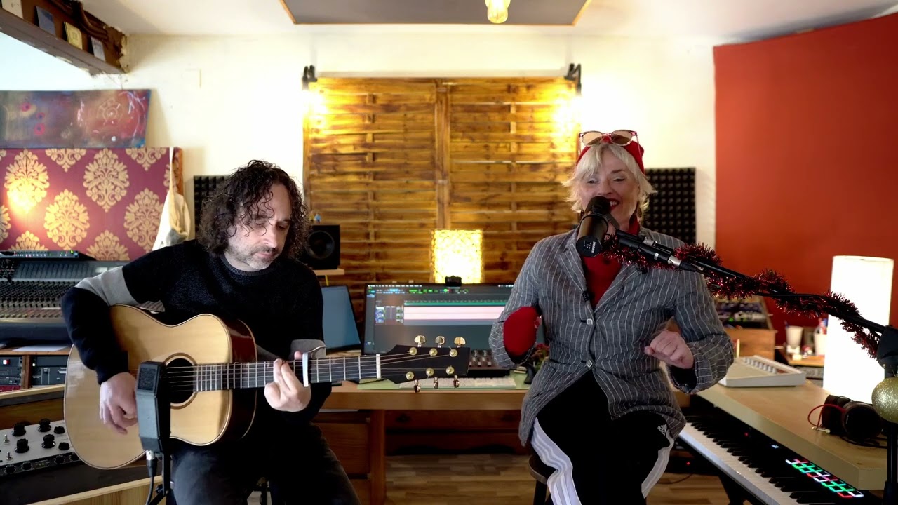 JAZZUL - `Bring Yourself Tonight´ Live Acoustic at Marlee Records.