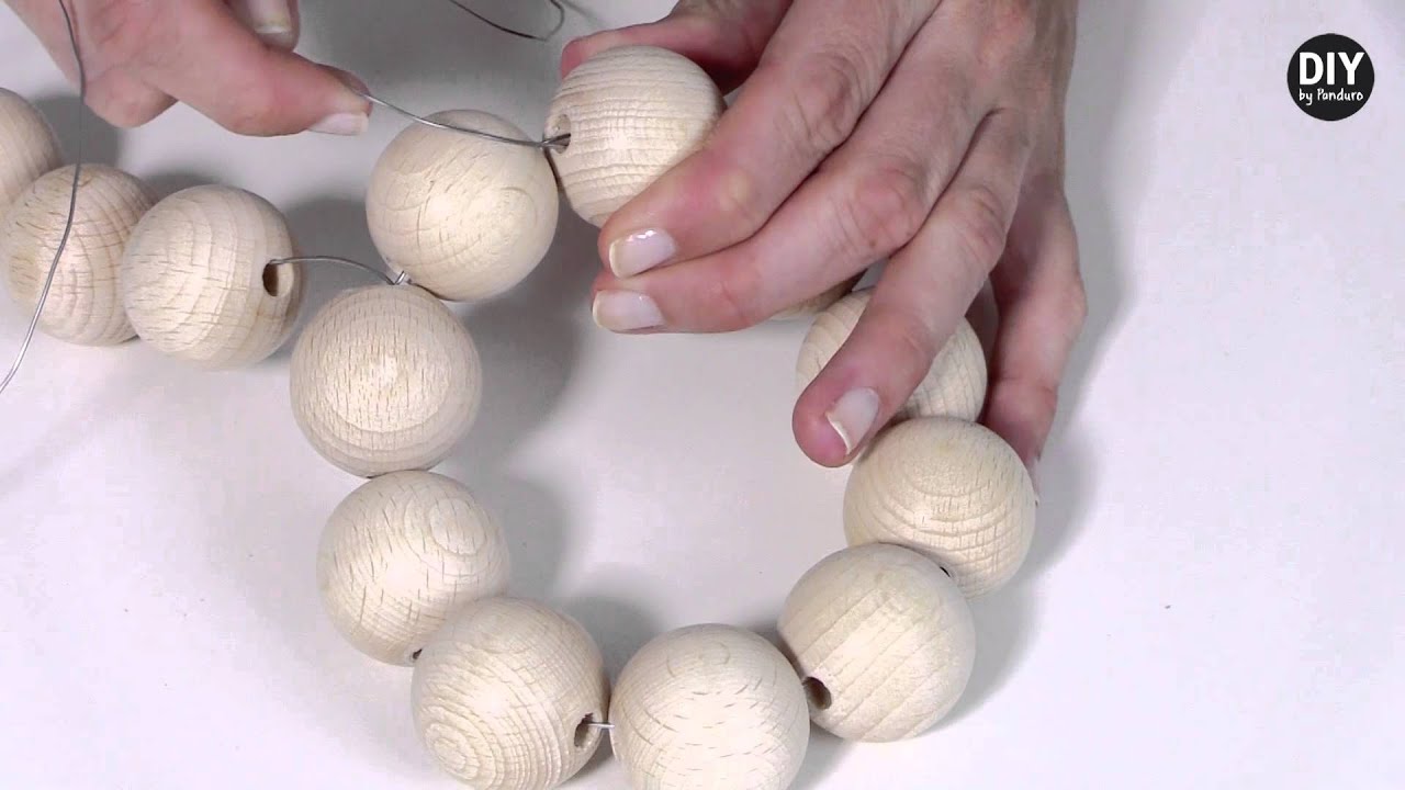 Wood Crafting  Woodpile Fun! Round Wood Balls • Emprendiendoen