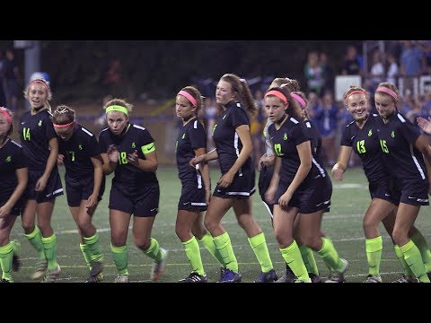 Neck device shows promise in protecting the brain of female soccer players.