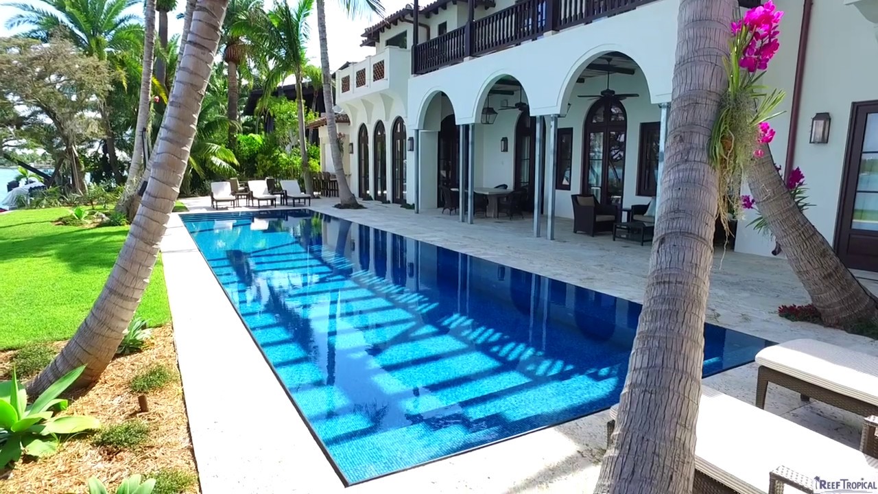 Perimeter Overflow Pool with Lautner Knife Edge