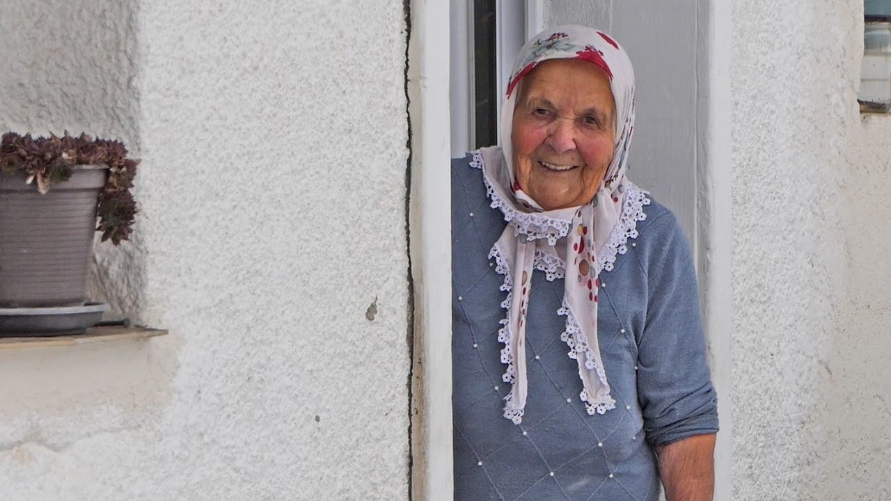 Ima 95 godina i doktori je pitaju šta jede i kako se hrani, ona je najzdravija starica