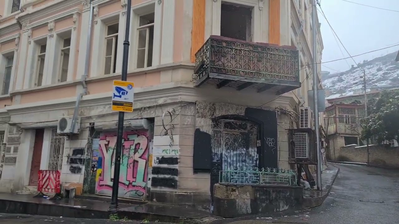 Snowfall in Tbilisi Old Town ❄️ Peaceful Walking Tour 
