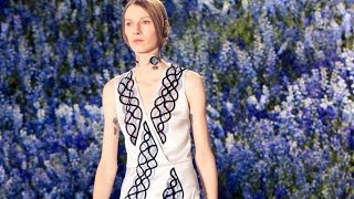 Dior | Spring Summer 2016 Full Fashion Show | Exclusive(Christian Dior | Spring Summer 2016 by Raf Simons | Full Fashion Show in High Definition. (Widescreen - Exclusive Video - PFW/Paris Fashion Week), 2015-10-02T19:04:00.000Z)