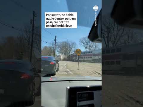 El momento en que un tren se lleva por delante un camión arrollándolo #Tren #Camión #Vía