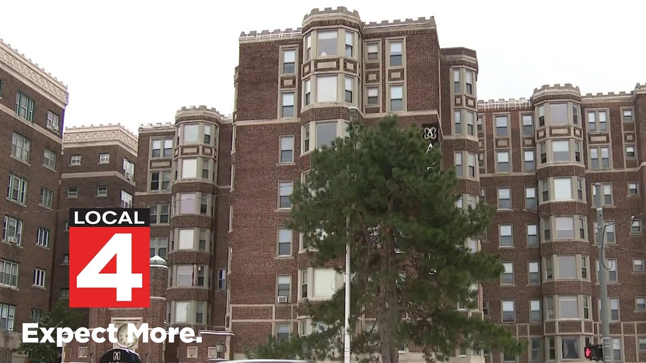 Tenants at Detroit apartment building living without heat - YouTube