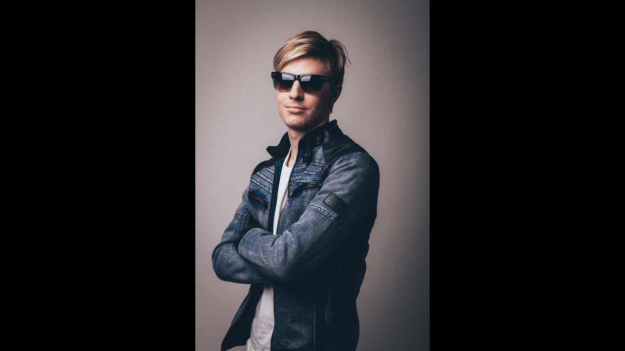 Vernon Barnard deel sy getuienis en gesels oor sy sang loopbaan.