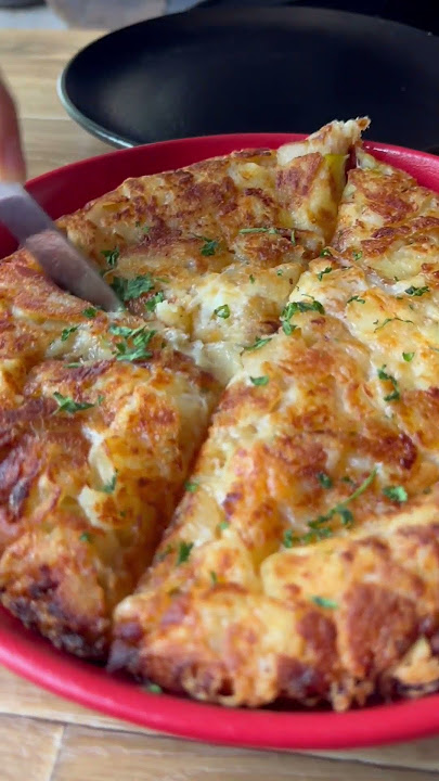 Trying Traditional Slovenian Frika! 🧀🥔 Delicious Frika in Slovenia