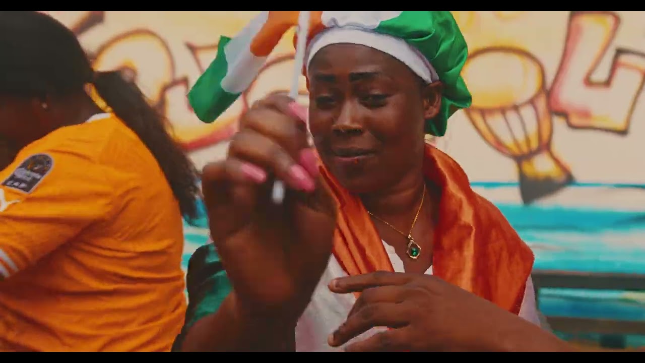 Les Chirurgiens du Zouglou - Elephant Arrive (Video officielle)