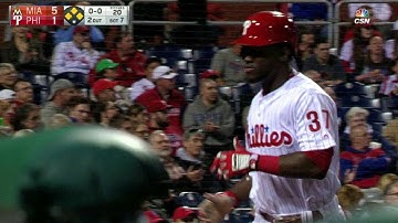 MIA@PHI: Ruiz drives in Herrera on fielder