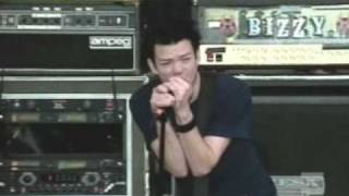 Sum 41 -  Still Waiting (live)