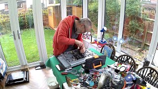 Behind The Scenes - Replacing capacitors in my Goodmans TV 20201124