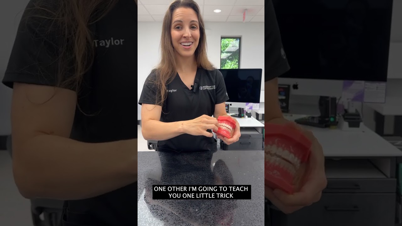 How to put on elastics with Invisalign