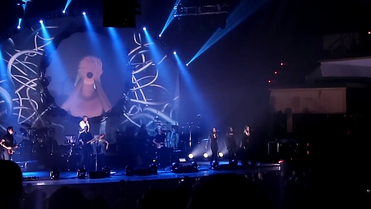 Brit Floyd -Comfortably Numb