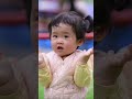 Em bé 18 tháng của bố mẹ đáng yêu toá