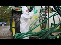 Pesticide Safety on the Farm - Handling Pesticides SPANISH