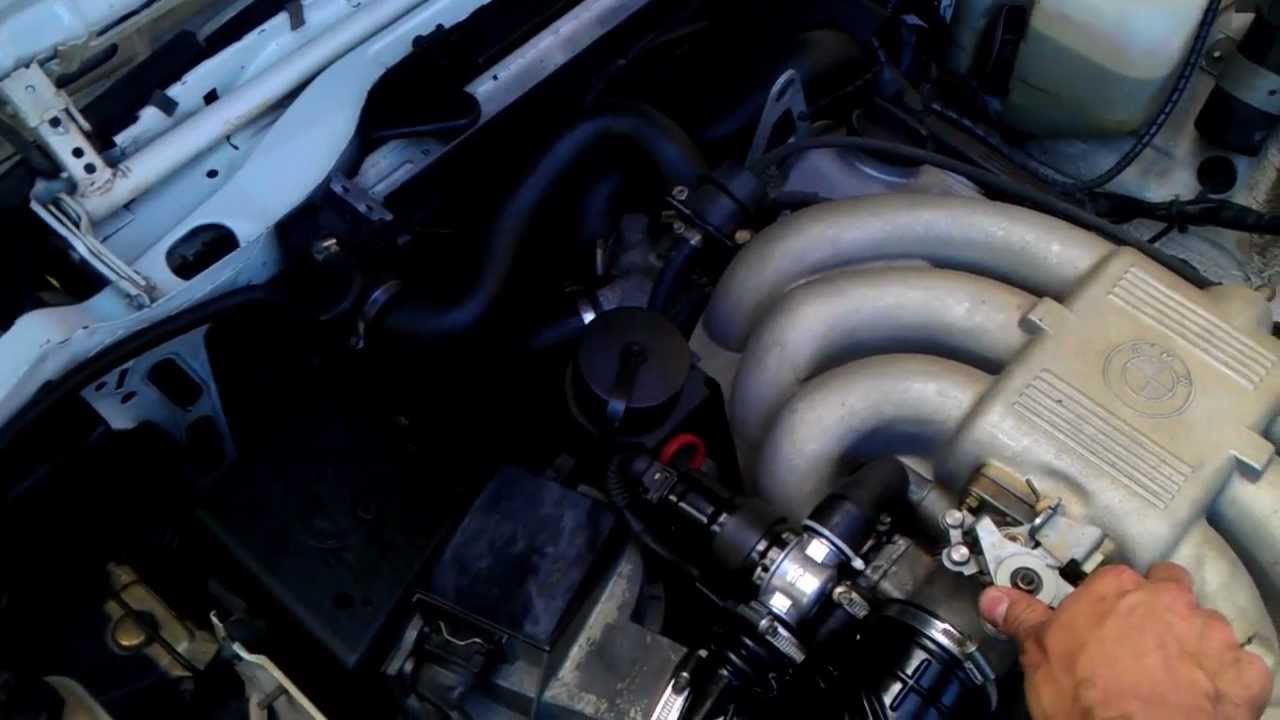 My BMW E30 m20b25 engine running - YouTube
