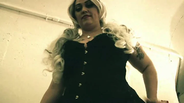 GOTH JACKIE CLAXTON