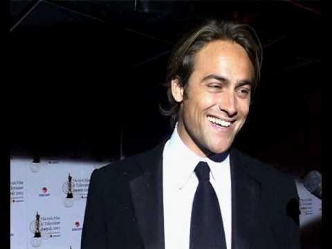 Video: Stuart Townsend Neto Vrijednost