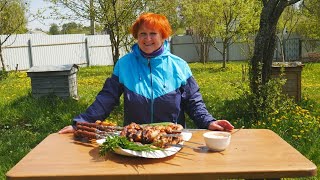 Шашлык из куриных крыльев,всегда беспроигрышный вариант.