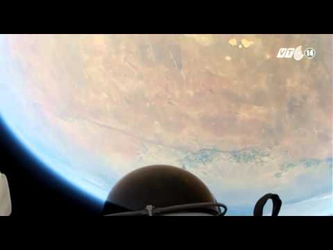 Video: Ai đó có thể nhảy từ không gian xuống trái đất?