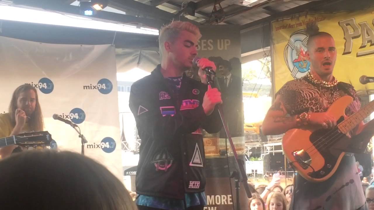 Cake By The Ocean (Live) DNCE YouTube