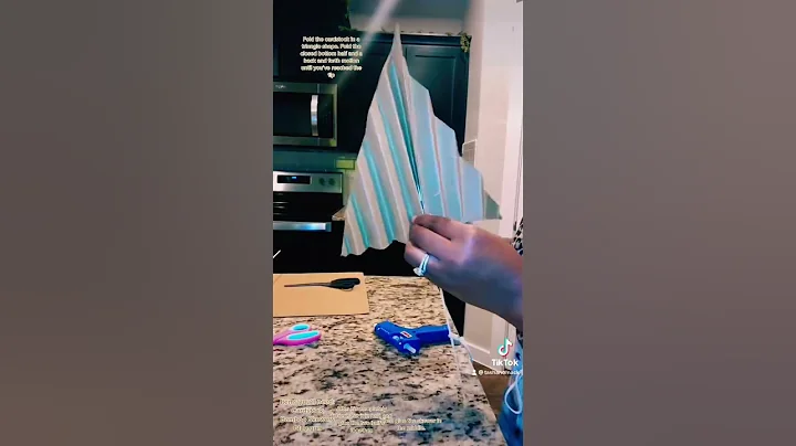 DIY BOHO LEAVES #diy #diycrafts #dollartree #dollartreediy #weddingdiy #diyprojects #bohodecor