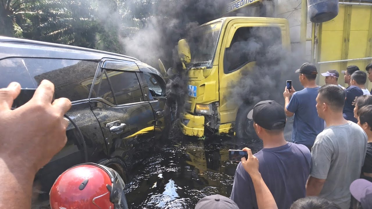 Ngerih‼️Kecelakaan Beruntun Truck Vs 2 Mini Bus Penumpang Pingsan di Bukit Kodok