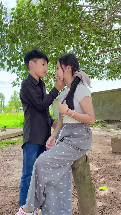I Just Want to Kiss the One I Love ❤️💋 #LoveKiss #CoupleGoals #RomanticMoments #SweetLove #KissLove