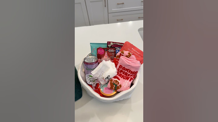 BURR basket for my mom & sister 🤍☺️🎀 #burrbasket #aesthetic #christmas #giftsforher #giftideas