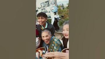 Các phật tử ở Lào cúng dường cho thầy đẹp quá