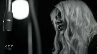 Video thumbnail of "THE SESSION - The Pretty Reckless - Cold Blooded"
