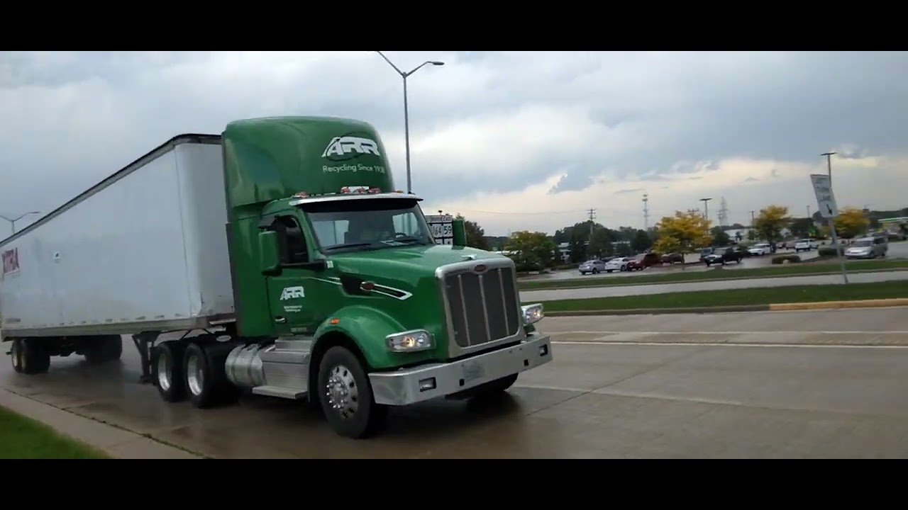 ARR Peterbilt Dropping Off An Xtra Leasing Trailer