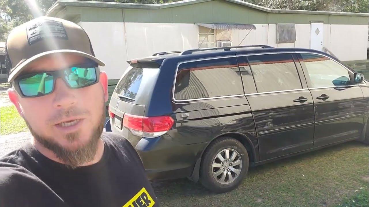 HOW TO UNLOCK A HONDA ODYSSEY-KEYS LOCKED INSIDE - YouTube