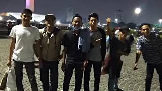Ini tentang kebersamaan bersama teman atau sahabat.