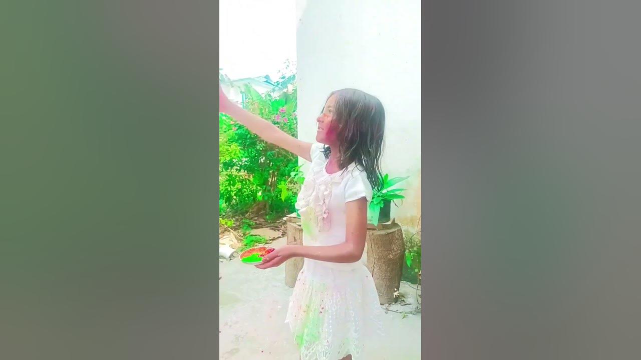 aaj biraj me holi hai