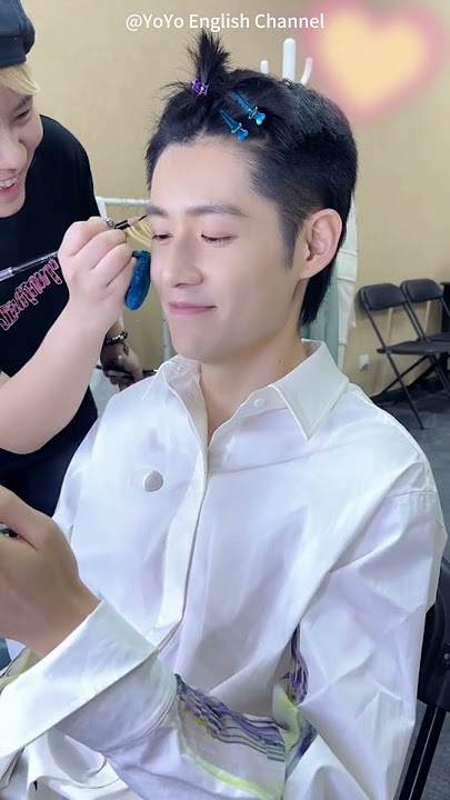#PengChuYue funny face while doing makeups🤣 #OnlyLoveYou
