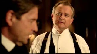 Downton Abbey Blooper: Lord Grantham's bow tie