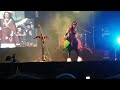 Renata Flores en concierto FIL Guadalajara 2021, se cae el sonido en vivo pero se recupera