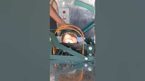 gọt dừa,chặt dừa,cắt đuôi dừa, bổ đôi quả dừa lấy cái.cắt vạt đầu dừa uống nước. cắt dừa 3 trong 1