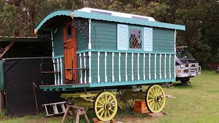 Gypsy Wagon 13 - Fixtures And Features