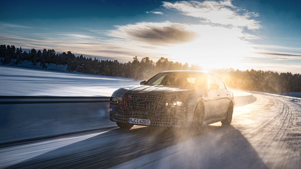 Endurance test on ice and snow: The BMW i7 undergoes driving dynamics testing at the polar circle.