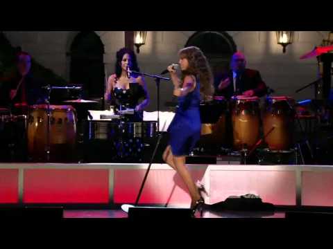 [HD] Thalia | Amor a la Mexicana [Fiesta Latina at the White House]