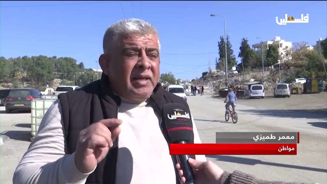 الاحتلال يهدم منزلا قيد الإنشاء وعددا من المنشآت التجارية في بلدة إذنا غرب الخليل