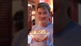 Đàm Vĩnh Hưng được fan tặng tiền đô khủng