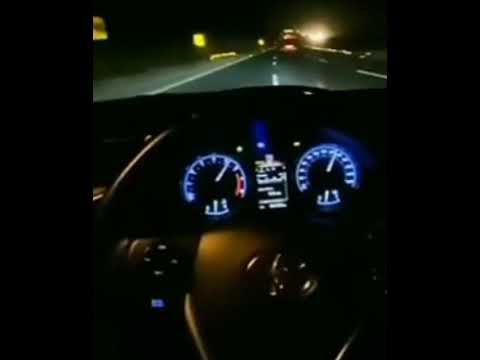 Story WA nyetir mobil malam hari sambil menikmati musik DJ
