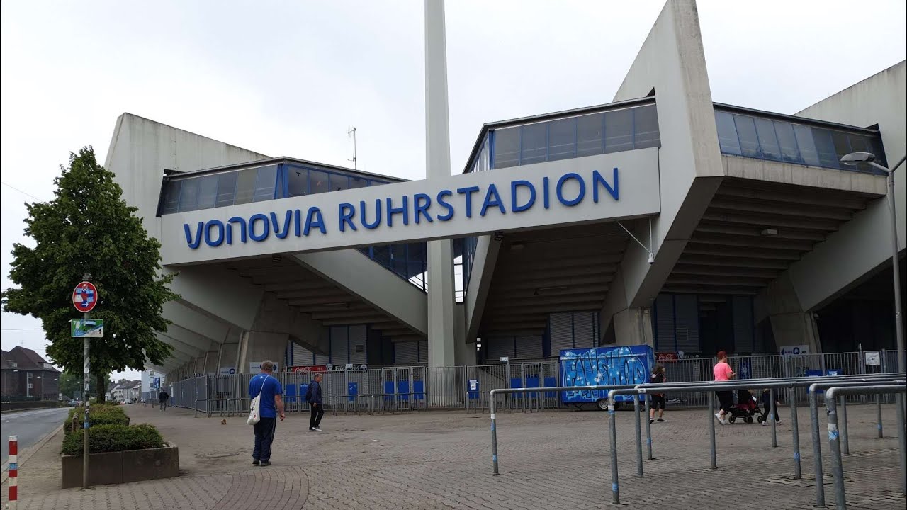 Bochum - 40 Jahre Ruhrstadion Bochum / ANNE CASTROPER / Du und dein VfL