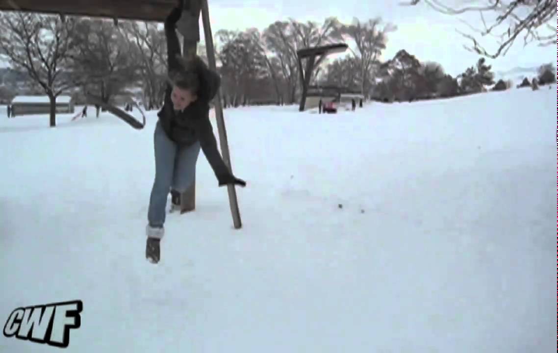 CuteWinFail: Snow Face Sandwich